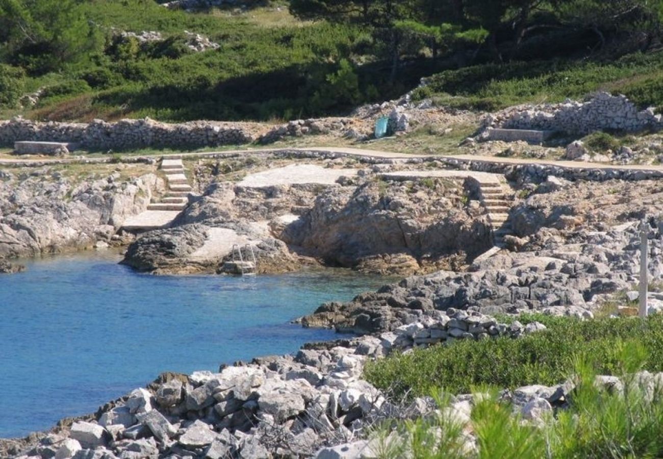 Ferienwohnung in Mali Lošinj - Ferienwohnung in Mali Lošinj mit Terrasse, Klimaanlage, W-LAN, Waschmaschine (4241-1)