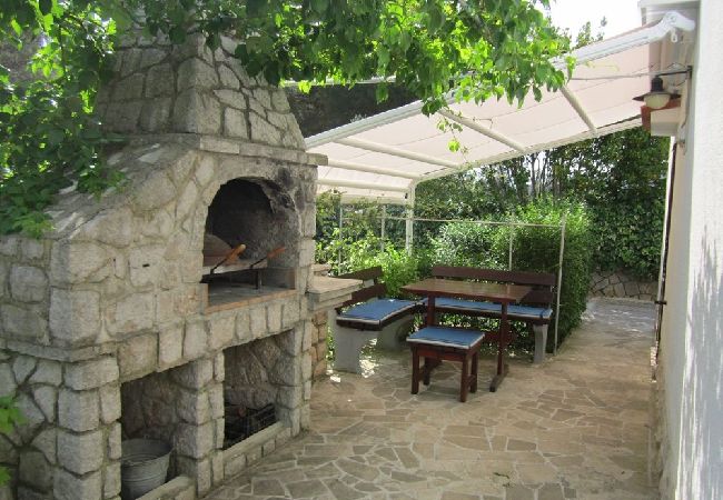 Ferienwohnung in Mali Lošinj - Ferienwohnung in Mali Lošinj mit Terrasse, Klimaanlage, W-LAN, Waschmaschine (4241-3) Ferienwohnung in Mali Lošinj - Ferienwohnung in Mali Lošinj mit Terrasse, Klimaanlage, W-LAN, Waschmaschine (4241-3)