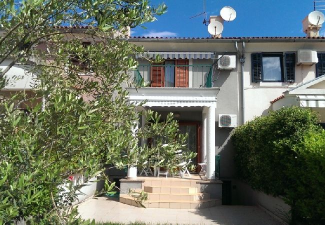 Ferienwohnung in Umag - Ferienwohnung in Umag mit Terrasse, Klimaanlage, W-LAN (4259-2) Ferienwohnung in Umag - Ferienwohnung in Umag mit Terrasse, Klimaanlage, W-LAN (4259-2)