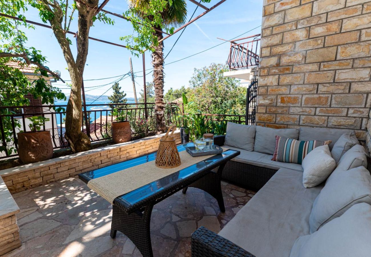 Ferienwohnung in Trogir - Ferienwohnung in Trogir mit Meerblick, Terrasse, Klimaanlage, W-LAN (3459-3)