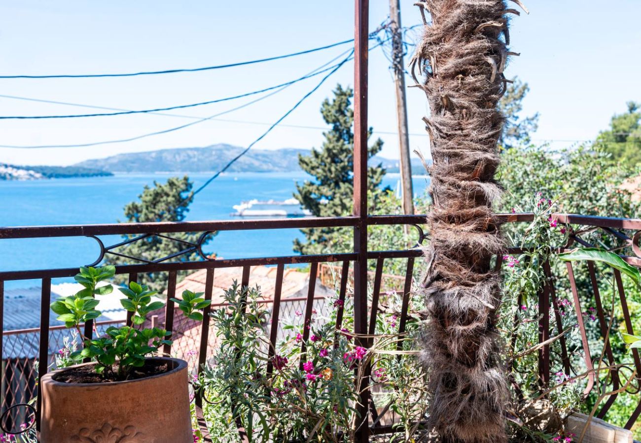 Ferienwohnung in Trogir - Ferienwohnung in Trogir mit Meerblick, Terrasse, Klimaanlage, W-LAN (3459-3)