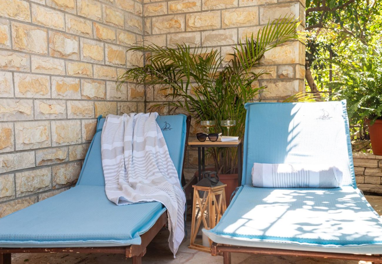 Ferienwohnung in Trogir - Ferienwohnung in Trogir mit Meerblick, Terrasse, Klimaanlage, W-LAN (3459-3)
