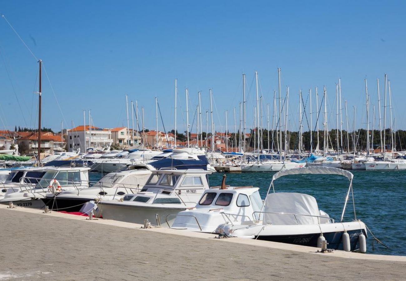 Ferienwohnung in Vodice - Ferienwohnung in Vodice mit Balkon, Klimaanlage, W-LAN, Waschmaschine (4266-1)