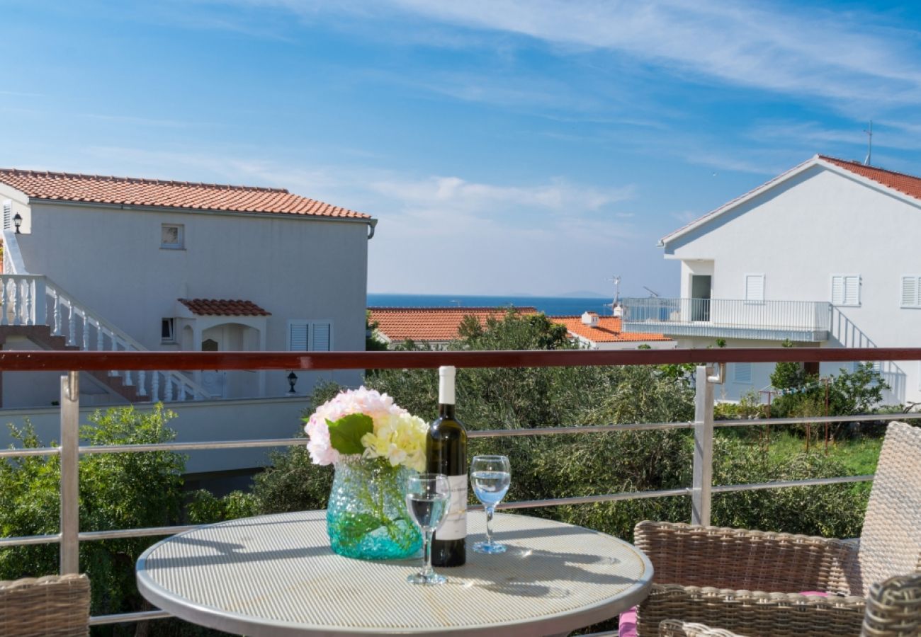 Ferienwohnung in Tribunj - Ferienwohnung in Tribunj mit Meerblick, Terrasse, Klimaanlage, W-LAN (4265-2)