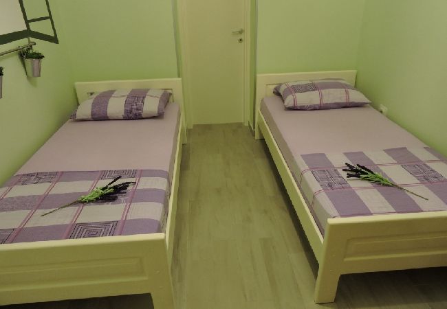 Ferienwohnung in Biograd na moru - Ferienwohnung in Biograd na Moru mit Terrasse, Klimaanlage, W-LAN (4269-2) Ferienwohnung in Biograd na moru - Ferienwohnung in Biograd na Moru mit Terrasse, Klimaanlage, W-LAN (4269-2)