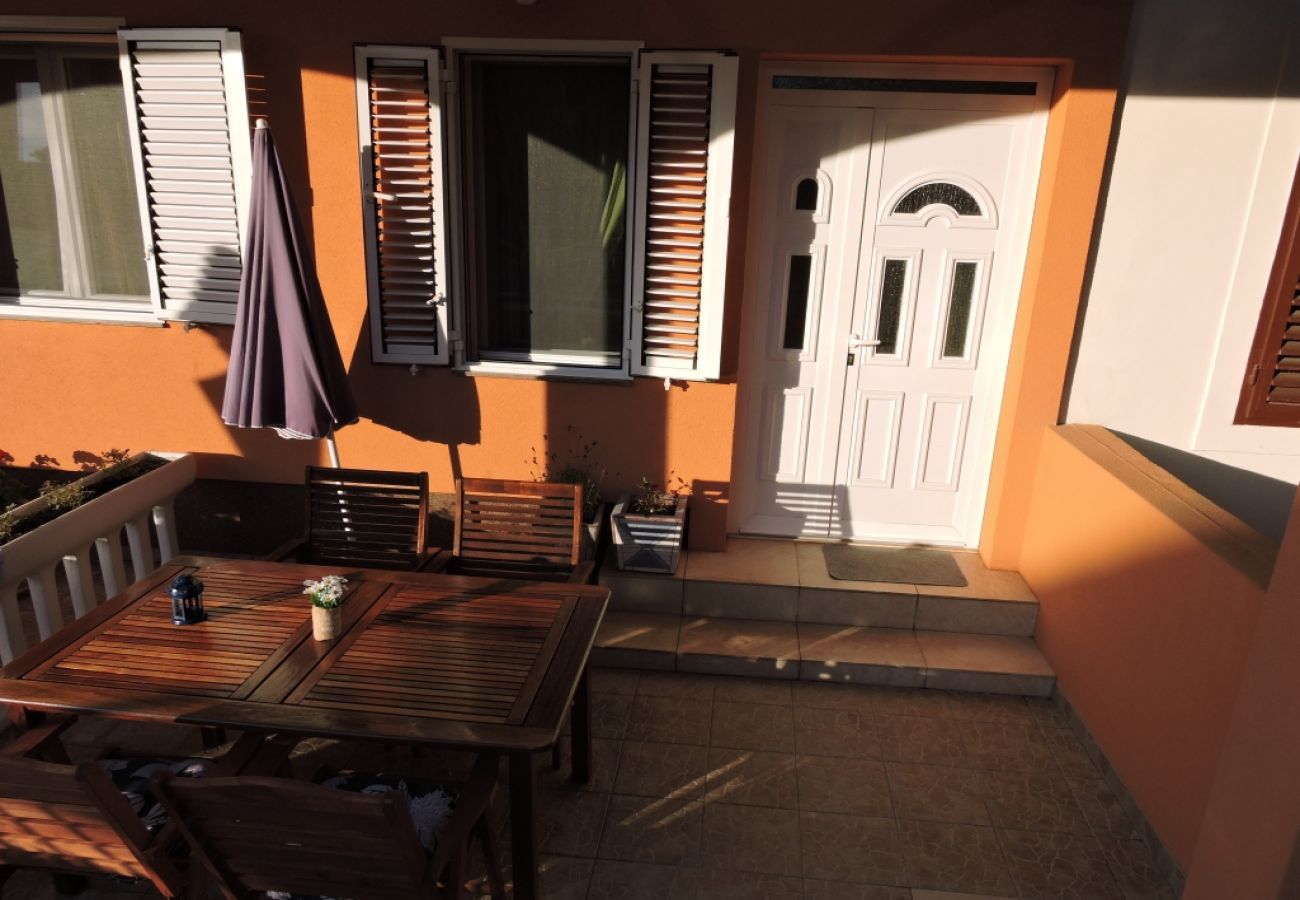 Ferienwohnung in Biograd na moru - Ferienwohnung in Biograd na Moru mit Terrasse, Klimaanlage, W-LAN (4269-2)