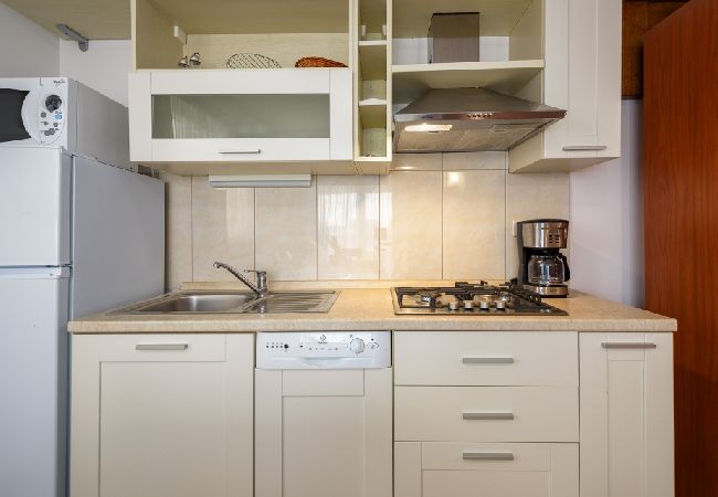 Ferienwohnung in Bašanija - Ferienwohnung in Bašanija mit Meerblick, Terrasse, Klimaanlage, W-LAN (113-3) Ferienwohnung in Bašanija - Ferienwohnung in Bašanija mit Meerblick, Terrasse, Klimaanlage, W-LAN (113-3)