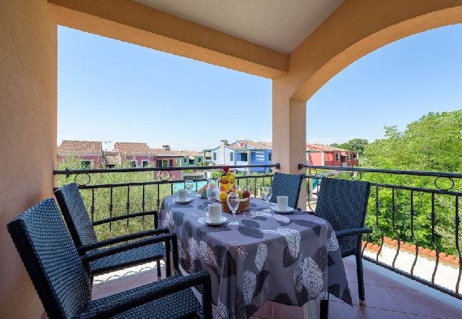 Ferienwohnung in Bašanija - Ferienwohnung in Bašanija mit Meerblick, Terrasse, Klimaanlage, W-LAN (113-3) Ferienwohnung in Bašanija - Ferienwohnung in Bašanija mit Meerblick, Terrasse, Klimaanlage, W-LAN (113-3)