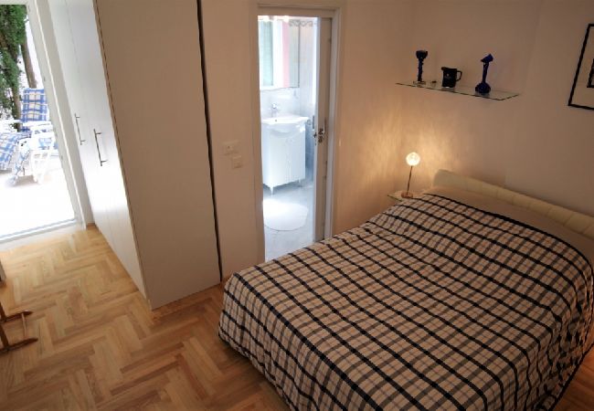 Ferienwohnung in Rovinj - Ferienwohnung in Rovinj mit Terrasse, Klimaanlage, W-LAN, Spülmaschine (4285-2) Ferienwohnung in Rovinj - Ferienwohnung in Rovinj mit Terrasse, Klimaanlage, W-LAN, Spülmaschine (4285-2)