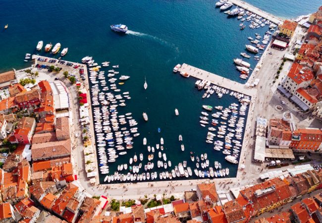 Ferienwohnung in Rovinj - Ferienwohnung in Rovinj mit Terrasse, Klimaanlage, W-LAN, Spülmaschine (4285-2) Ferienwohnung in Rovinj - Ferienwohnung in Rovinj mit Terrasse, Klimaanlage, W-LAN, Spülmaschine (4285-2)