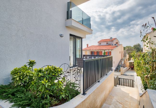 Ferienwohnung in Rovinj - Ferienwohnung in Rovinj mit Terrasse, Klimaanlage, W-LAN, Spülmaschine (4286-2) Ferienwohnung in Rovinj - Ferienwohnung in Rovinj mit Terrasse, Klimaanlage, W-LAN, Spülmaschine (4286-2)