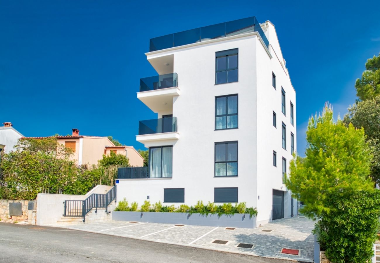 Ferienwohnung in Rovinj - Ferienwohnung in Rovinj mit Terrasse, Klimaanlage, W-LAN, Spülmaschine (4286-2)