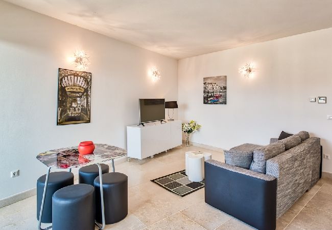 Ferienwohnung in Rovinj - Ferienwohnung in Rovinj mit Terrasse, Klimaanlage, W-LAN, Spülmaschine (4286-4) Ferienwohnung in Rovinj - Ferienwohnung in Rovinj mit Terrasse, Klimaanlage, W-LAN, Spülmaschine (4286-4)