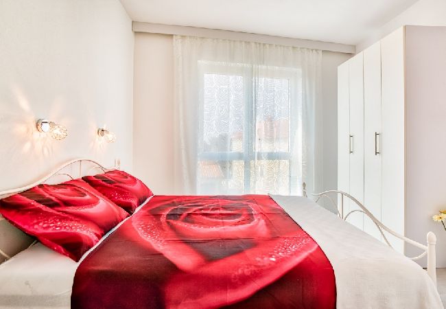 Ferienwohnung in Rovinj - Ferienwohnung in Rovinj mit Terrasse, Klimaanlage, W-LAN, Spülmaschine (4286-4) Ferienwohnung in Rovinj - Ferienwohnung in Rovinj mit Terrasse, Klimaanlage, W-LAN, Spülmaschine (4286-4)