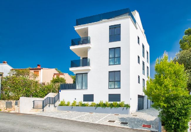 Ferienwohnung in Rovinj - Ferienwohnung in Rovinj mit Terrasse, Klimaanlage, W-LAN, Spülmaschine (4286-4) Ferienwohnung in Rovinj - Ferienwohnung in Rovinj mit Terrasse, Klimaanlage, W-LAN, Spülmaschine (4286-4)