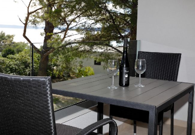 Ferienwohnung in Brela - Ferienwohnung in Brela mit Meerblick, Terrasse, Klimaanlage, W-LAN (3524-8) Ferienwohnung in Brela - Ferienwohnung in Brela mit Meerblick, Terrasse, Klimaanlage, W-LAN (3524-8)