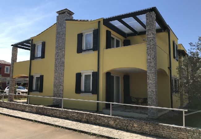 Ferienwohnung in Savudrija - Ferienwohnung in Savudrija mit Terrasse, Klimaanlage, W-LAN, Spülmaschine (4264-1) Ferienwohnung in Savudrija - Ferienwohnung in Savudrija mit Terrasse, Klimaanlage, W-LAN, Spülmaschine (4264-1)