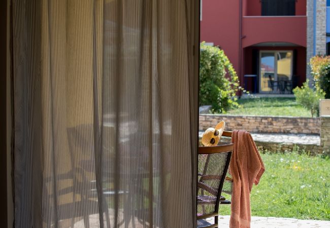 Ferienwohnung in Savudrija - Ferienwohnung in Savudrija mit Terrasse, Klimaanlage, W-LAN, Spülmaschine (4264-1) Ferienwohnung in Savudrija - Ferienwohnung in Savudrija mit Terrasse, Klimaanlage, W-LAN, Spülmaschine (4264-1)