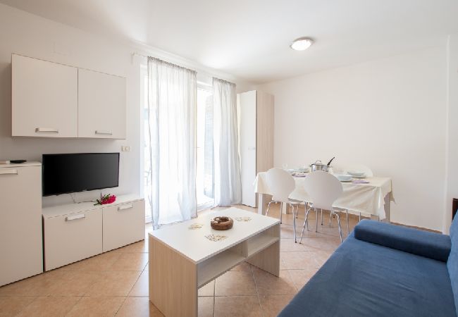 Ferienwohnung in Savudrija - Ferienwohnung in Savudrija mit Terrasse, Klimaanlage, W-LAN, Spülmaschine (4264-1) Ferienwohnung in Savudrija - Ferienwohnung in Savudrija mit Terrasse, Klimaanlage, W-LAN, Spülmaschine (4264-1)