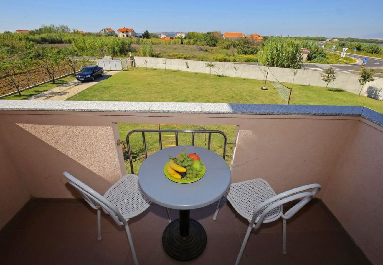 Ferienwohnung in Privlaka - Ferienwohnung in Privlaka mit Meerblick, Balkon, Klimaanlage, W-LAN (3598-2)