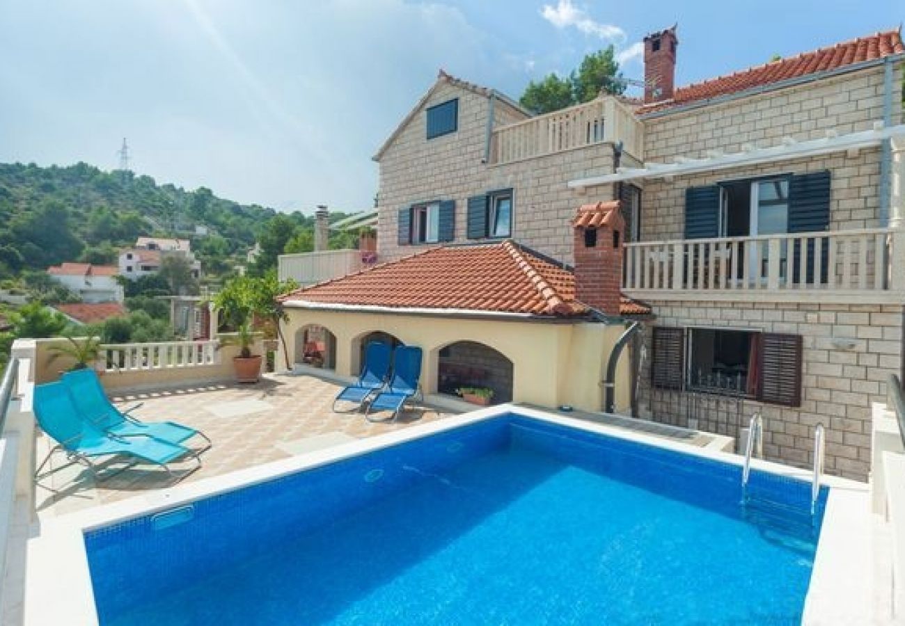 Ferienhaus in Postira - Ferienhaus in Postira mit Meerblick, Terrasse, Klimaanlage, W-LAN (4298-1)