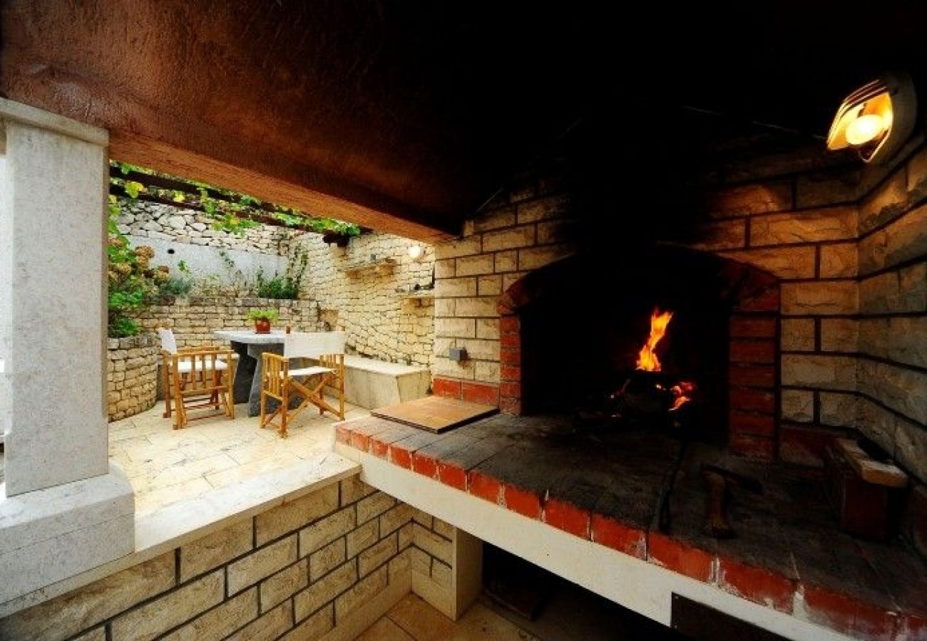 Ferienhaus in Postira - Ferienhaus in Postira mit Meerblick, Terrasse, Klimaanlage, W-LAN (4298-1)