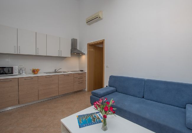 Ferienwohnung in Savudrija - Ferienwohnung in Savudrija mit Balkon, Klimaanlage, W-LAN, Spülmaschine (4264-2) Ferienwohnung in Savudrija - Ferienwohnung in Savudrija mit Balkon, Klimaanlage, W-LAN, Spülmaschine (4264-2)