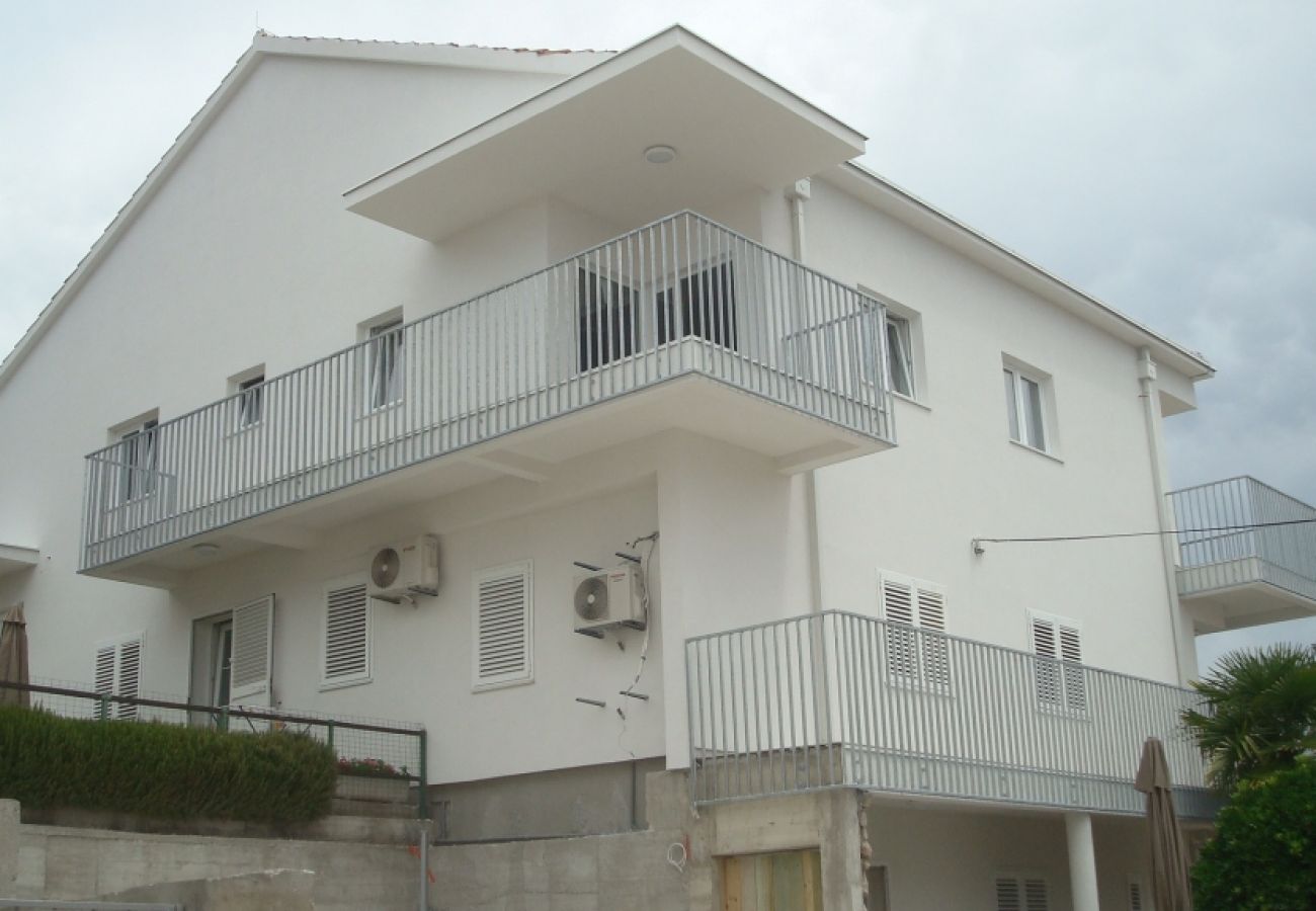 Ferienwohnung in Tribunj - Ferienwohnung in Tribunj mit Meerblick, Balkon, Klimaanlage, W-LAN (4303-3)