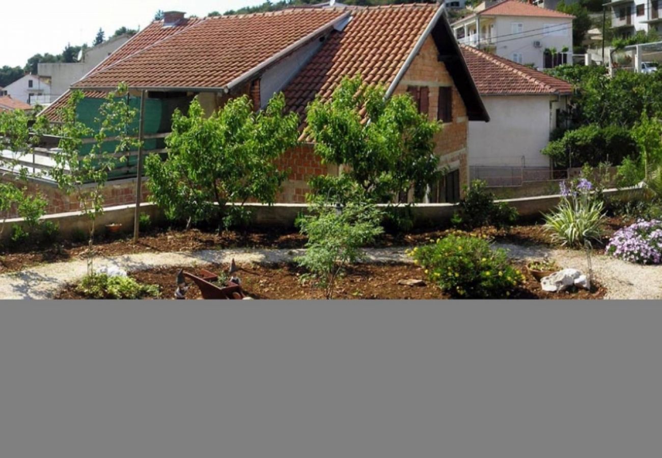 Ferienwohnung in Trogir - Ferienwohnung in Trogir mit Meerblick, Terrasse, Klimaanlage, W-LAN (4328-6)