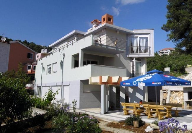 Studio in Trogir - Studioapartment in Trogir mit Balkon, Klimaanlage, W-LAN (4328-4) Studio in Trogir - Studioapartment in Trogir mit Balkon, Klimaanlage, W-LAN (4328-4)