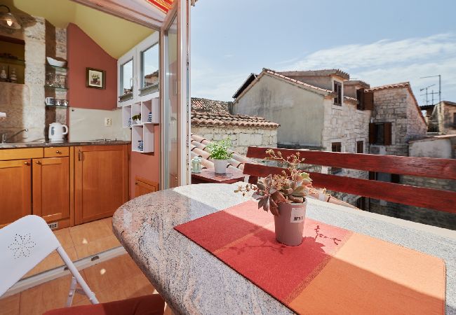 Studio in Trogir - Studioapartment in Trogir mit Balkon, Klimaanlage, W-LAN (4324-4) Studio in Trogir - Studioapartment in Trogir mit Balkon, Klimaanlage, W-LAN (4324-4)