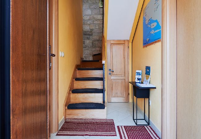 Studio in Trogir - Studioapartment in Trogir mit Balkon, Klimaanlage, W-LAN (4324-4) Studio in Trogir - Studioapartment in Trogir mit Balkon, Klimaanlage, W-LAN (4324-4)