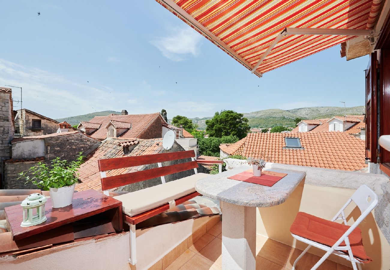 Studio in Trogir - Studioapartment in Trogir mit Balkon, Klimaanlage, W-LAN (4324-4)