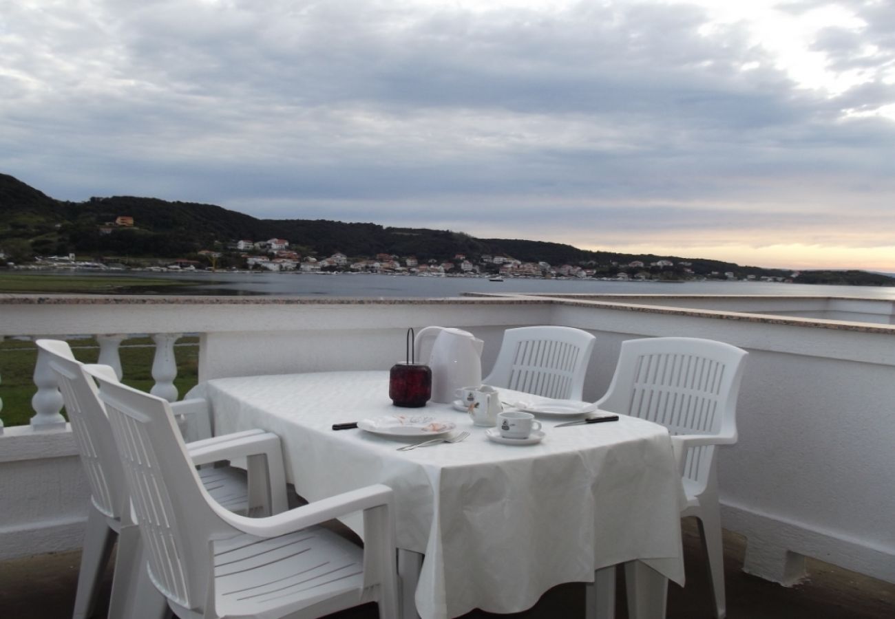 Ferienwohnung in Supetarska Draga - Ferienwohnung in Supetarska Draga mit Meerblick, Balkon, Klimaanlage, W-LAN (4325-2)