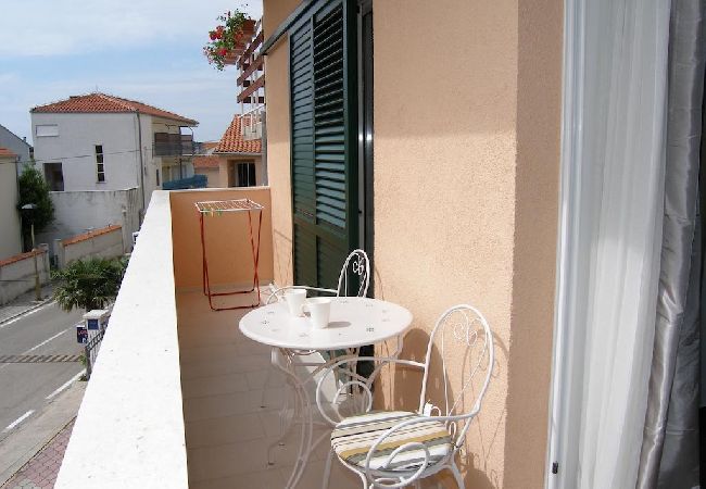 Ferienwohnung in Vodice - Ferienwohnung in Vodice mit Balkon, Klimaanlage, W-LAN (4323-1) Ferienwohnung in Vodice - Ferienwohnung in Vodice mit Balkon, Klimaanlage, W-LAN (4323-1)