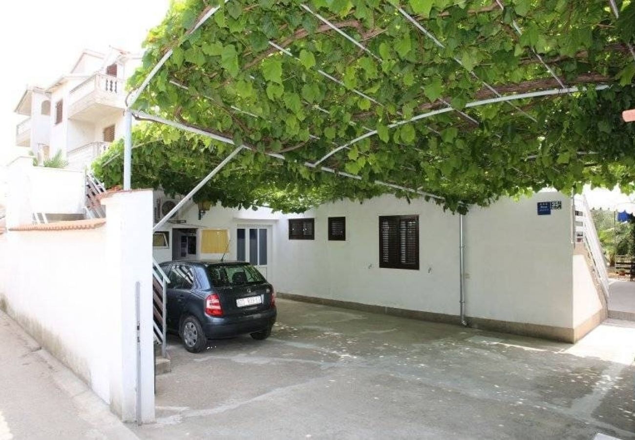 Ferienwohnung in Vodice - Ferienwohnung in Vodice mit Terrasse, Klimaanlage, W-LAN, Waschmaschine (4382-1)