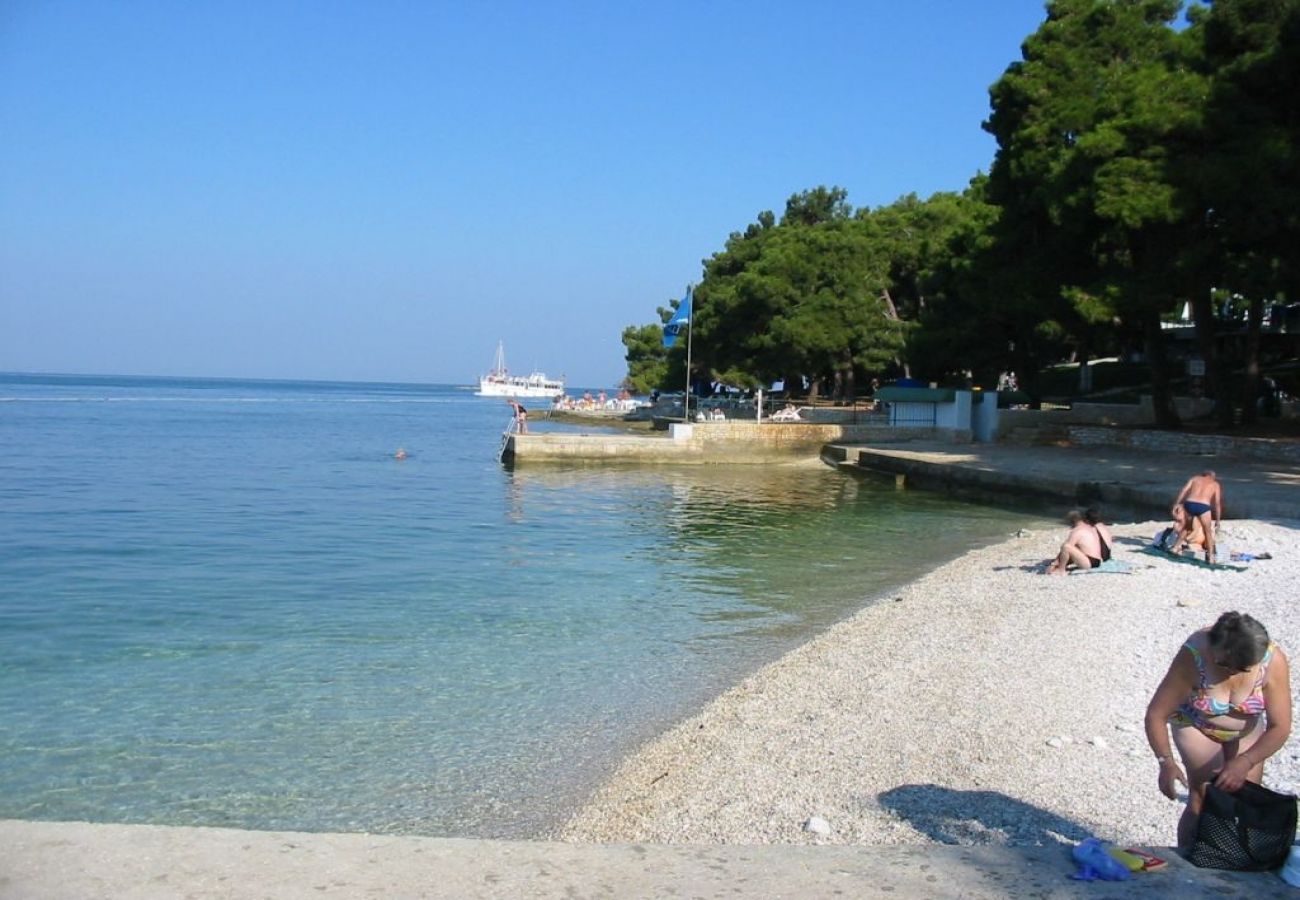 Ferienhaus in Porec - Ferienhaus in Poreč mit Terrasse, Klimaanlage, W-LAN, Spülmaschine (4400-6)