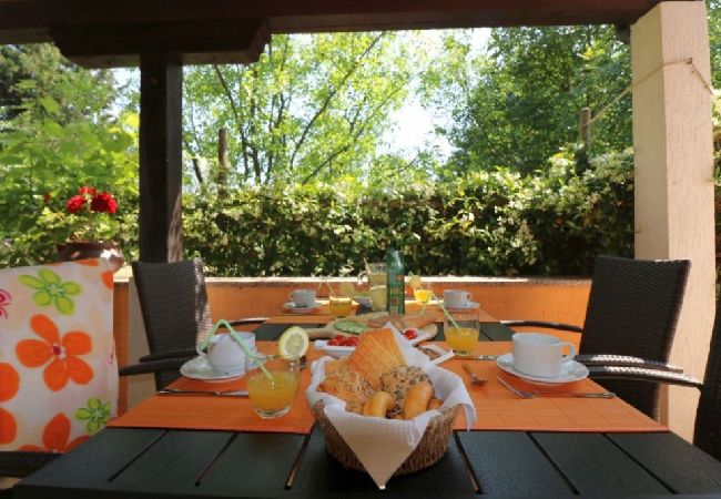 Ferienhaus in Porec - Ferienhaus in Poreč mit Terrasse, Klimaanlage, W-LAN, Spülmaschine (4400-2) Ferienhaus in Porec - Ferienhaus in Poreč mit Terrasse, Klimaanlage, W-LAN, Spülmaschine (4400-2)