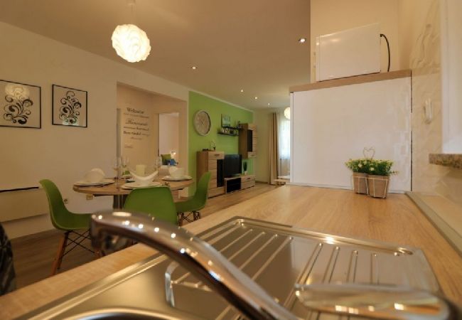 Ferienhaus in Porec - Ferienhaus in Poreč mit Terrasse, Klimaanlage, W-LAN, Spülmaschine (4400-2) Ferienhaus in Porec - Ferienhaus in Poreč mit Terrasse, Klimaanlage, W-LAN, Spülmaschine (4400-2)