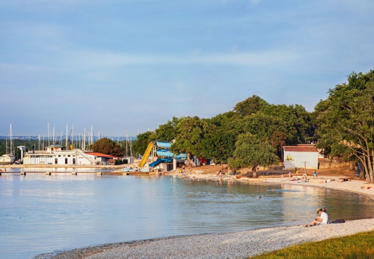 Ferienwohnung in Porec - Ferienwohnung in Poreč mit Terrasse, Klimaanlage, W-LAN, Spülmaschine (4400-9)