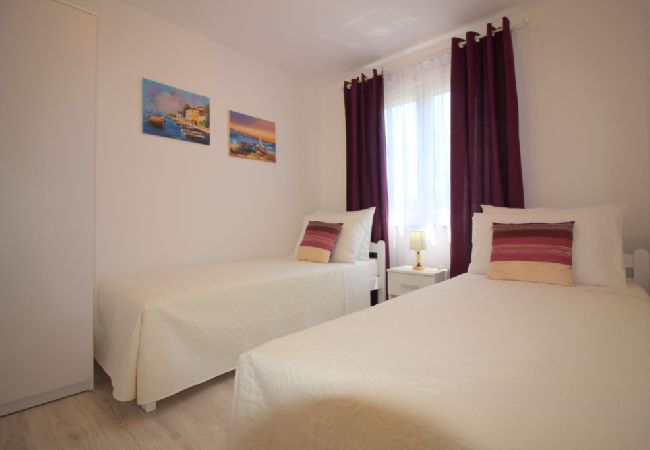 Ferienhaus in Porec - Ferienhaus in Poreč mit Terrasse, Klimaanlage, W-LAN, Spülmaschine (4400-3) Ferienhaus in Porec - Ferienhaus in Poreč mit Terrasse, Klimaanlage, W-LAN, Spülmaschine (4400-3)