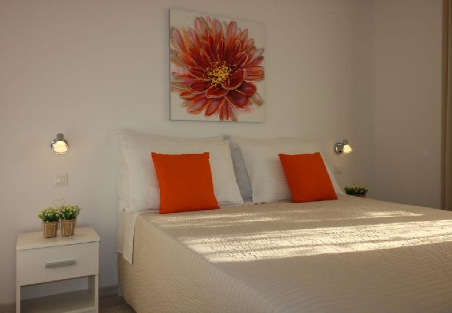 Ferienhaus in Porec - Ferienhaus in Poreč mit Terrasse, Klimaanlage, W-LAN, Spülmaschine (4400-3) Ferienhaus in Porec - Ferienhaus in Poreč mit Terrasse, Klimaanlage, W-LAN, Spülmaschine (4400-3)