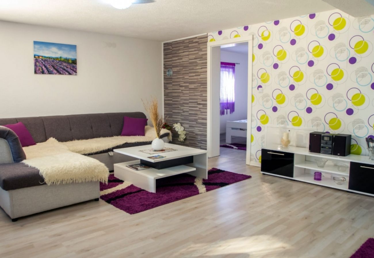 Ferienwohnung in Rakovica - Ferienwohnung in Rakovica mit W-LAN (601-3)