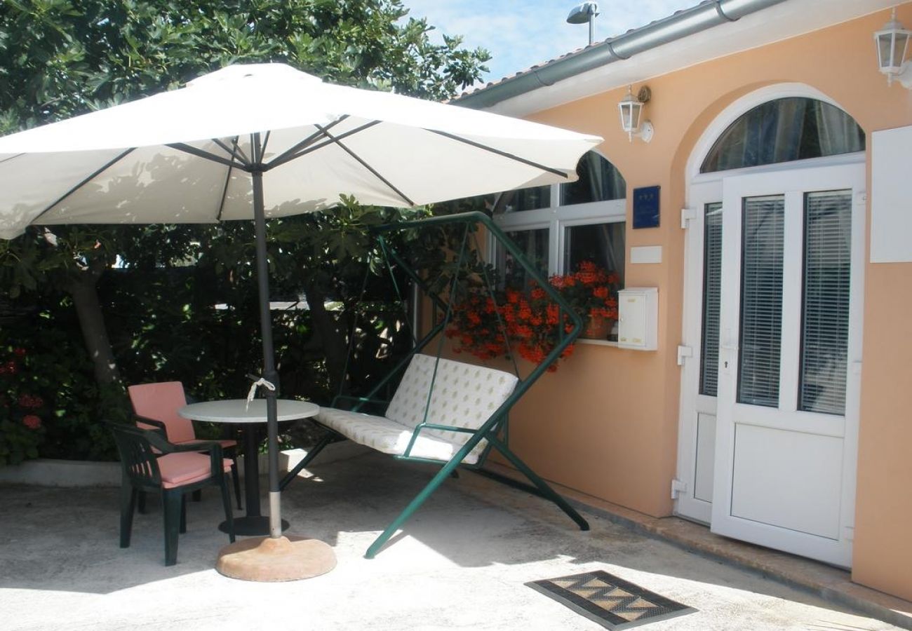 Ferienhaus in Vodice - Ferienhaus in Vodice mit Terrasse, Klimaanlage, W-LAN (4449-1)