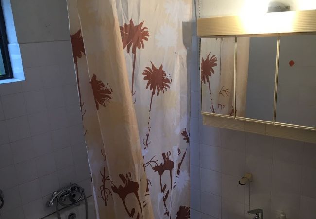 Ferienwohnung in Podgora - Ferienwohnung in Podgora mit Meerblick, Terrasse, Klimaanlage, W-LAN (4492-5) Ferienwohnung in Podgora - Ferienwohnung in Podgora mit Meerblick, Terrasse, Klimaanlage, W-LAN (4492-5)