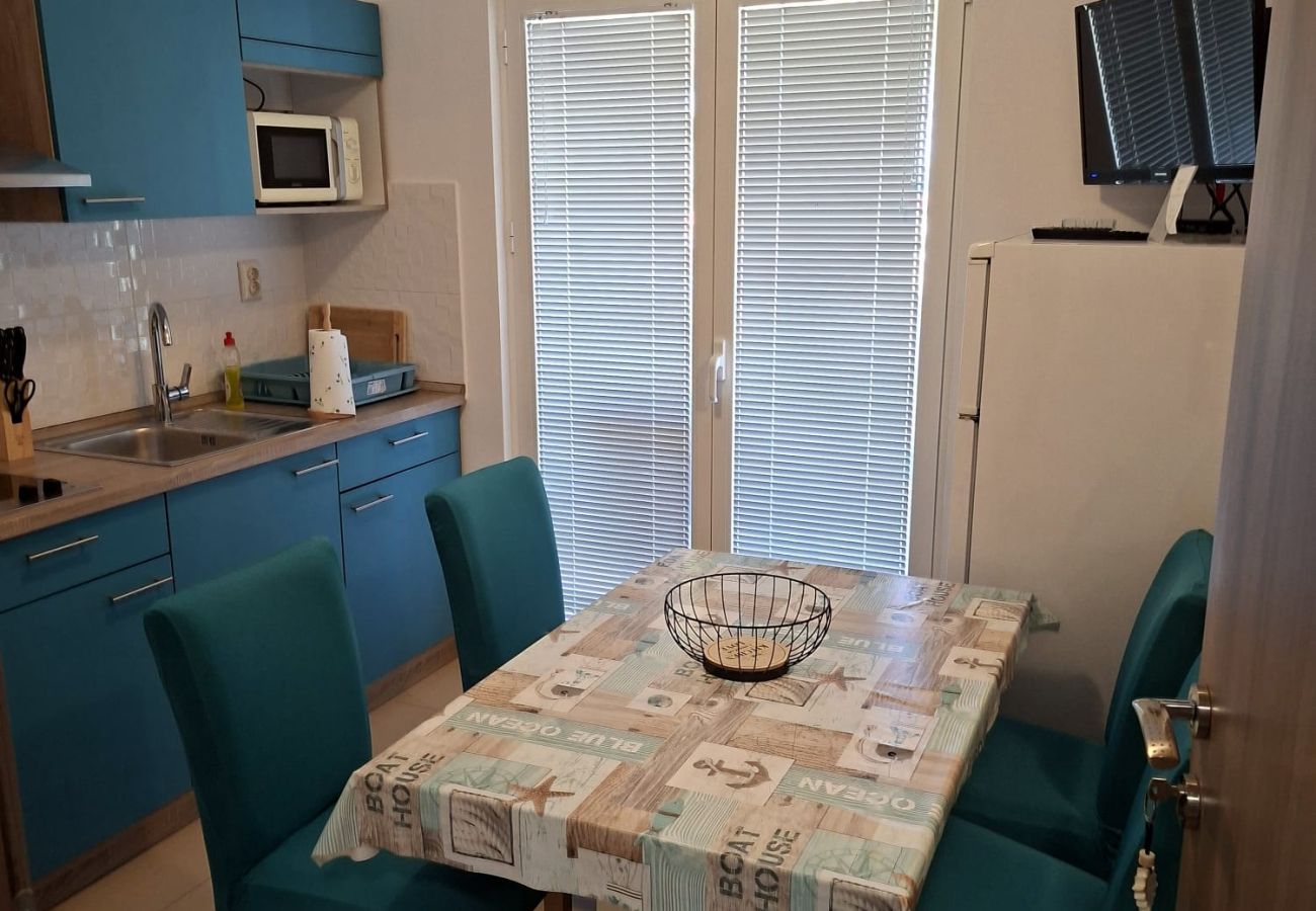 Ferienwohnung in Vrsi - Ferienwohnung in Vrsi mit Balkon, Klimaanlage, W-LAN (4494-1)