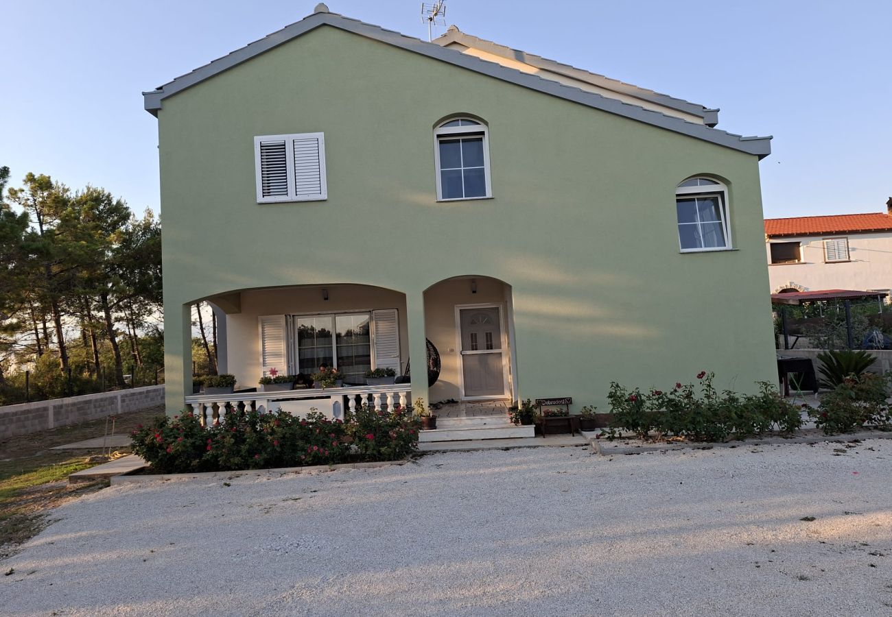 Ferienwohnung in Vrsi - Ferienwohnung in Vrsi mit Balkon, Klimaanlage, W-LAN (4494-3)