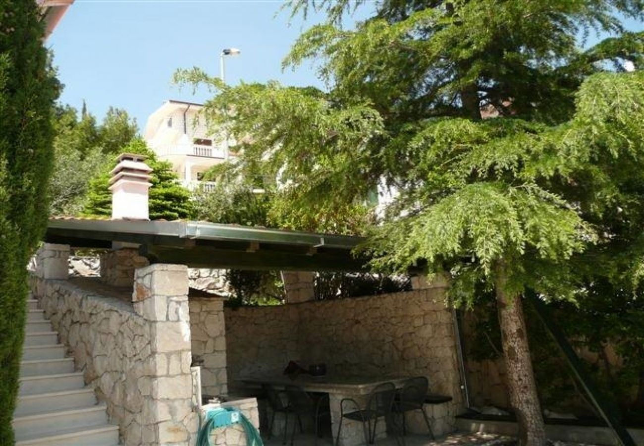 Ferienwohnung in Duce - Ferienwohnung in Duće mit Meerblick, Terrasse, Klimaanlage, W-LAN (132-10)