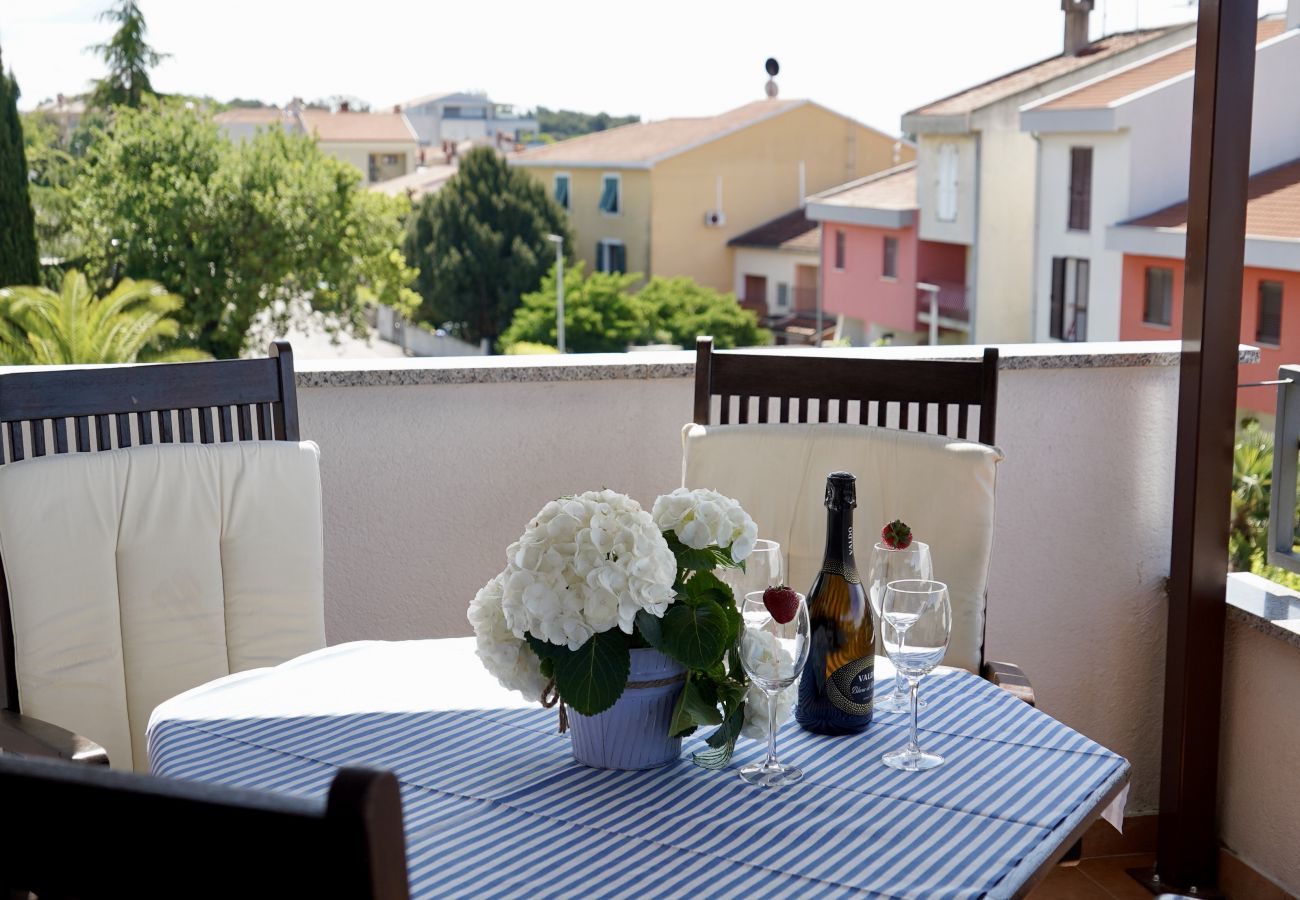 Ferienwohnung in Rovinj - Ferienwohnung in Rovinj mit Terrasse, Klimaanlage, W-LAN, Waschmaschine (3652-3)