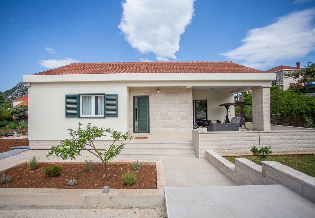 Ferienhaus in Mali Ston - Ferienhaus in Ston / Mali Ston mit Terrasse, Klimaanlage, W-LAN, Waschmaschine (4542-1)